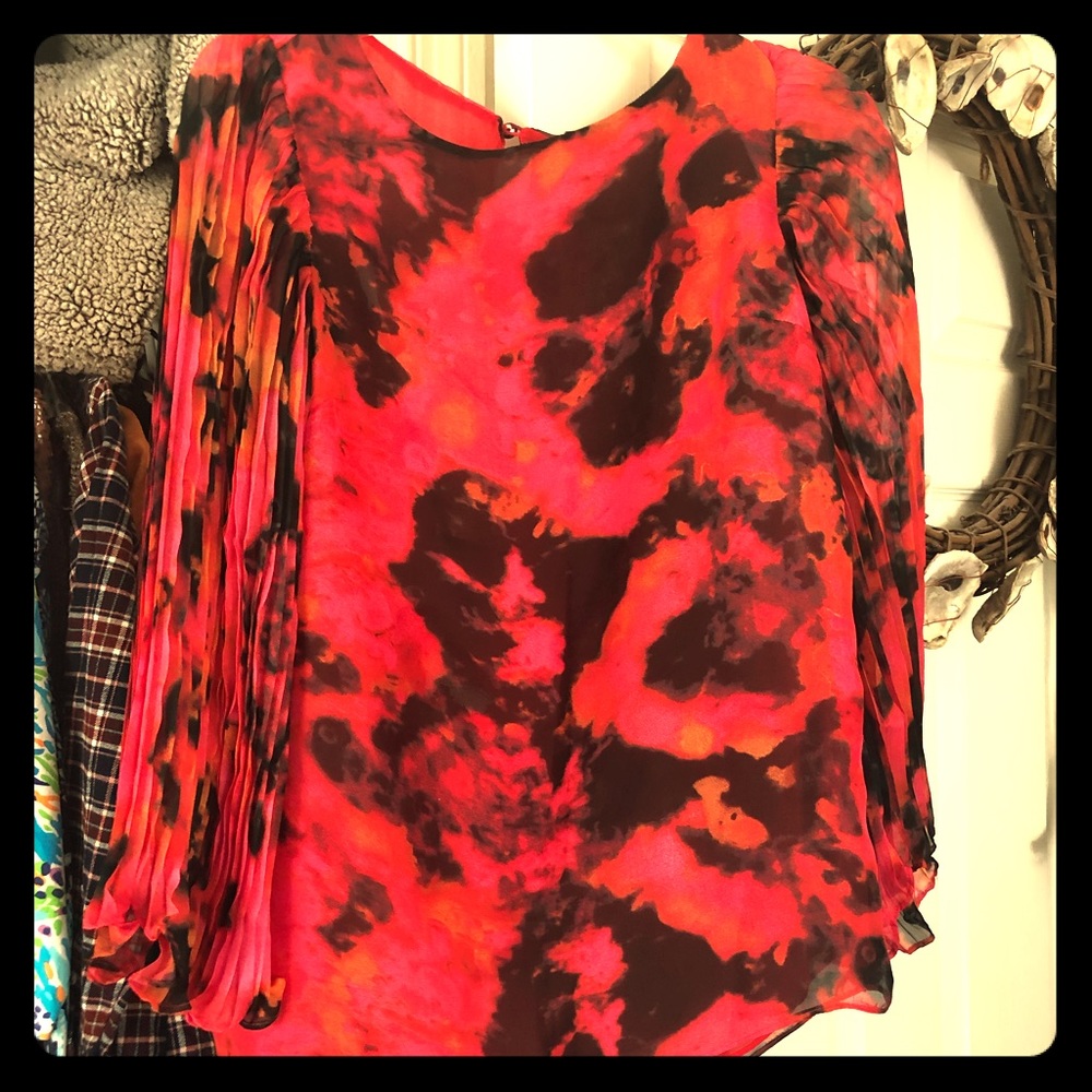 NWT MIss Me Couture red top with pleated sleeves